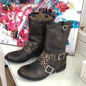 Giove Leather Studded Ankle Boot